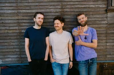 Bild des Saving Ted // Cosmic Latte Events